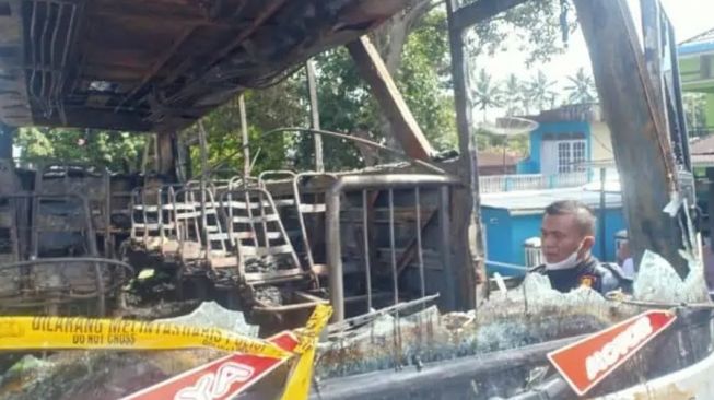 Bus Berpenumpang 25 Orang Hangus Terbakar di Solok, Begini Kronologinya