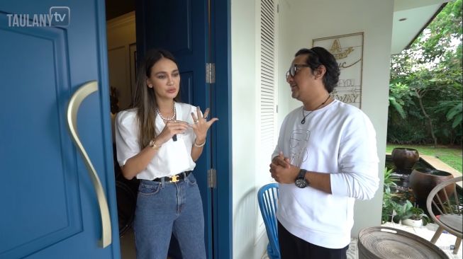 Sudut rumah Luna Maya [YouTube: Taulany TV]