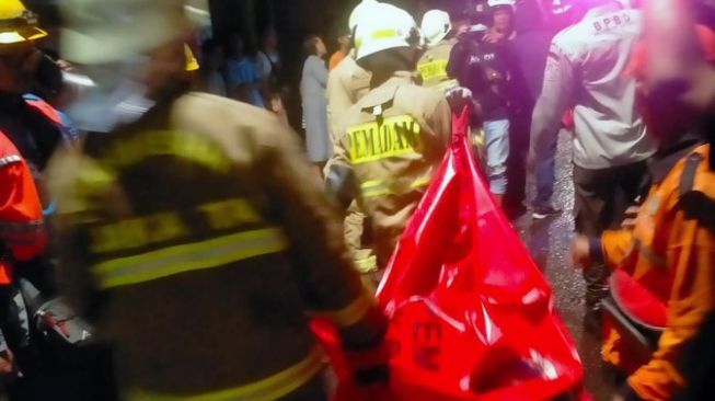 RS Polri Identifikasi Jenazah Satu Keluarga Tewas Kebakaran di Warakas