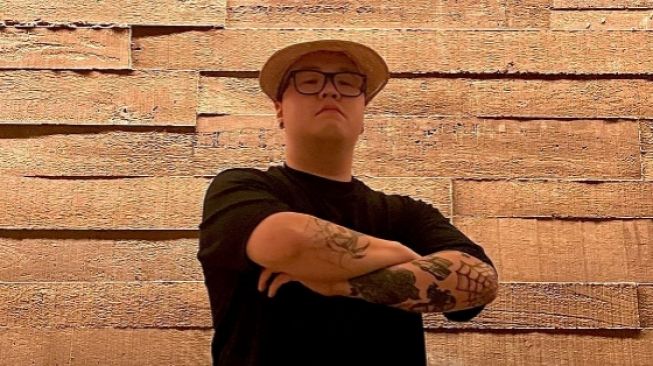 Profil DJ Sihk: Produser Indonesia yang Tampil di Tomorrowland