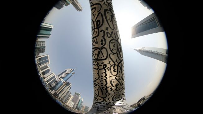 Detail eksterior luar bangunan 'Museum Masa Depan', Dubai, Uni Emirat Arab, Rabu (23/2/2022). [Karim SAHIB / AFP]
