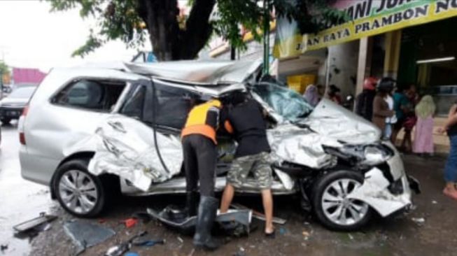 Kecelakaan Beruntun di Sidoarjo, Polisi: Berawal Pecah Ban Truk Tronton