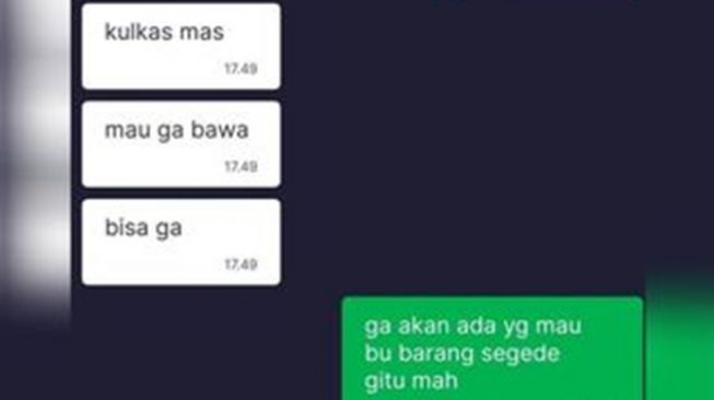 Screenshot chat customer minta driver ojol antar kulkas naik motor. (Instagram/@dramaojol.id)