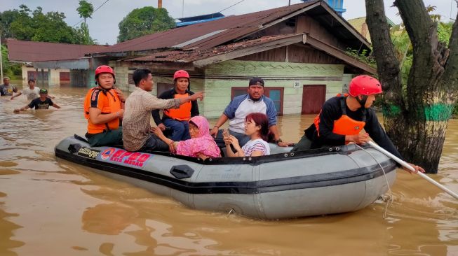 Ribuan Rumah Terendam Banjir Gegara Luapan Sungai Deli, Bobby Nasution Minta Segera Normalisasi Sungai