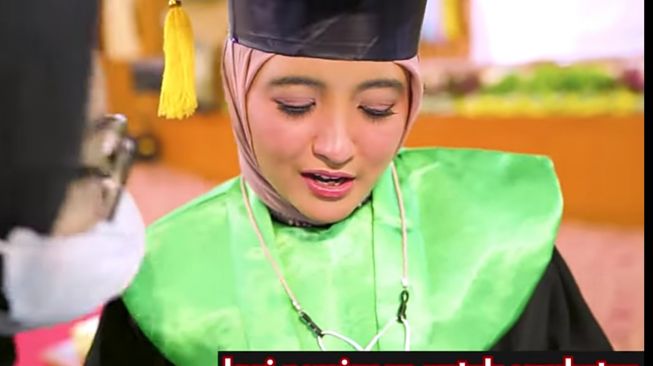 Arafah Rianti wisuda (YouTube/Arafah Rianti)