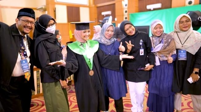 Potret Arafah Rianti Wisuda (YouTube/Arafah Rianti)