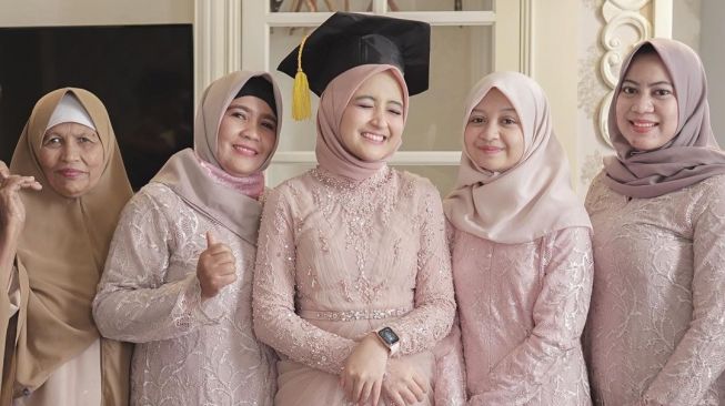  Potret Arafah Rianti Wisuda (instagram/@arafahrianti)