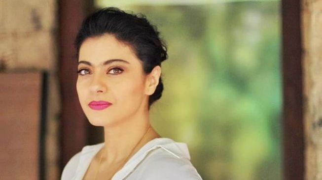 Dunia kajol meniggal Tangisan Kajol