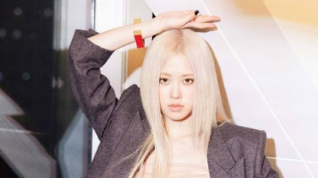 Rose BLACKPINK Bagikan Kesan Saat Berkunjung ke Rumah Bos Saint Laurent