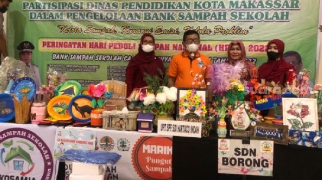 Cara Siswa SD di Kota Makassar Daur Ulang Sampah Menjadi Karya Menarik Dapat Apresiasi