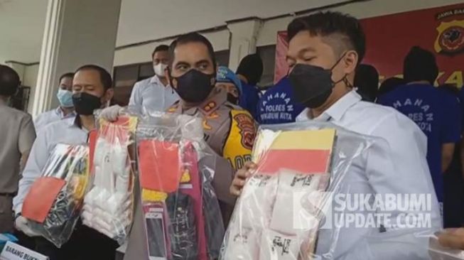 Coba Kelabui Polisi, Bandar Narkoba Sembunyikan Sabu Senilai Rp 4,5 Miliar di Bawah Kandang Ayam