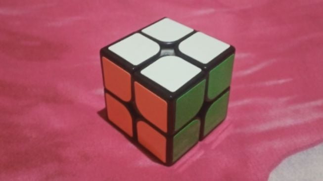 Cara Bermain Rubik 2x2, Benarkah Lebih Sulit?