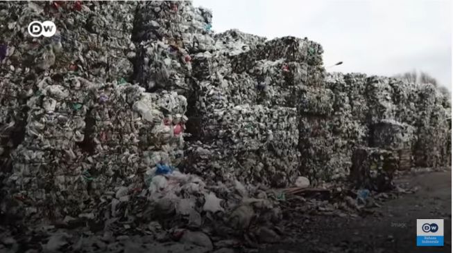 Jaringan Kriminalitas Global di Balik Ekspor Impor Sampah Plastik, Perdagangan Gelap hingga Korupsi