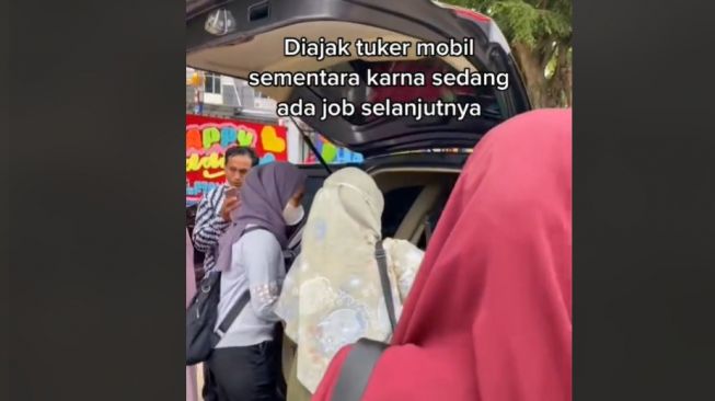 Curhat tim MUA yang mobilnya tak bisa keluar gara-gara parkir (TikTOk)