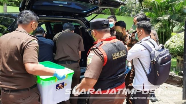 Kejari 'Obok-obok' Kantor DLH Situbondo Terkait Kasus Dugaan Korupsi Anggaran Pemulihan Ekonomi Nasional Rp 249 Miliar