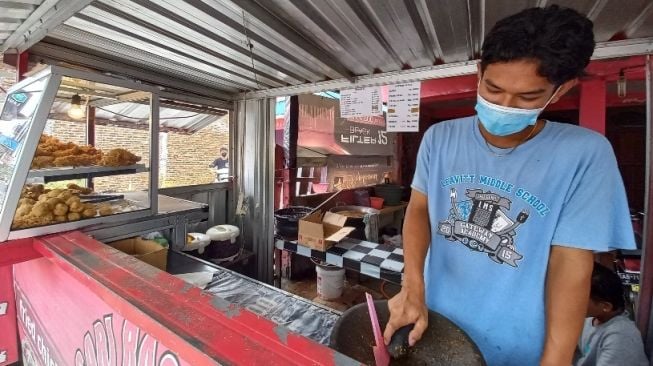 Harga Cabai Rawit Meroket, Pedagang Ayam Geprek di Jogja Terpaksa Kurangi Level Pedasnya