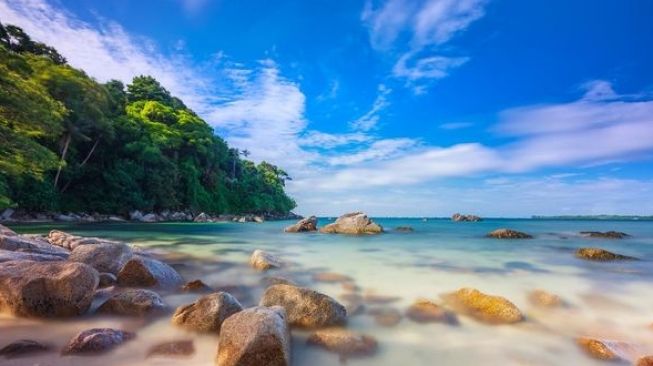 Kemenparekraf Rancang Pantai Trikora Menjadi Objek Wisata Berkonsep Ruang Terbuka