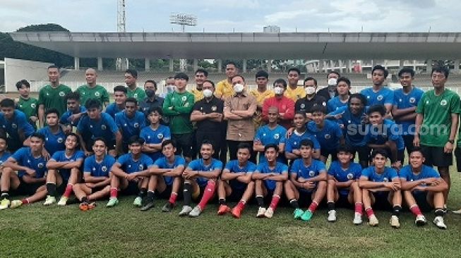 Sambangi Latihan Timnas Indonesia U-19, Menpora Sampaikan Pesan Presiden