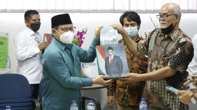 Gus Muhaimin Dorong Kolaborasi Pemda-Kampus-Pengusaha untuk Ciptakan SDM Memadai