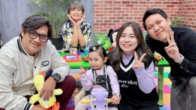 Potret Shabira Alula Adnan bareng artis [Instagram/@shabiraalula]