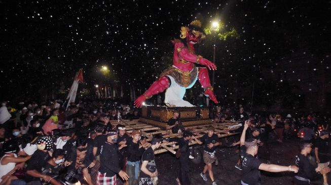 Bantuan Ogoh-ogoh di Denpasar Baru Cair Setelah Nyepi