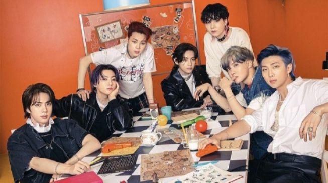 BTS, NCT, TWICE, TXT BLACKPINK, ITZY Puncaki World Chart Album Billboard