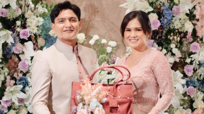 9 Gaya Artis FTV Saat Lamaran, Masayu Clara Tampil Kalem
