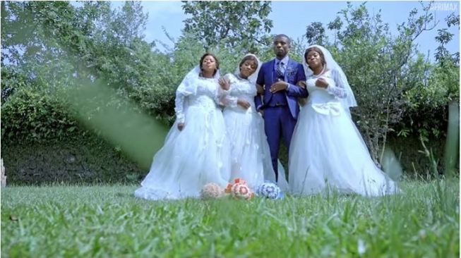 Pria Menikah Dengan Kembar Tiga Sekaligus (youtube.com/Afrimax English)