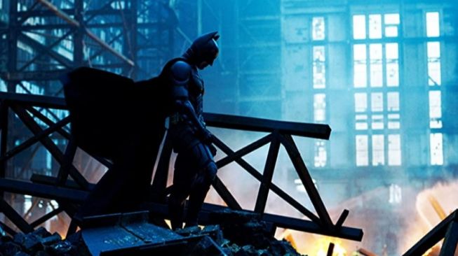 4 Vigilante Paling Berbahaya Milik DC, Batman sampai Huntress