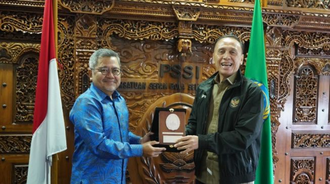 Kunjungi PSSI, Dubes RI untuk Yunani Sebut Cyrus Margono Ingin Menjadi WNI