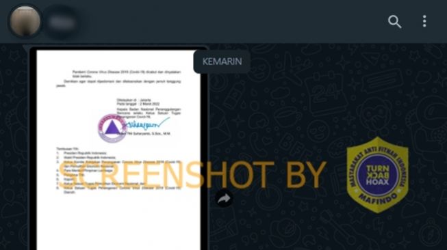 Screenshot pesan WhatsApp dengan narasi Covid-19 dicabut dan dinyatakan tidak berlaku berdasarkan SE Satgas 9/2022. (Turnbackhoax.id)