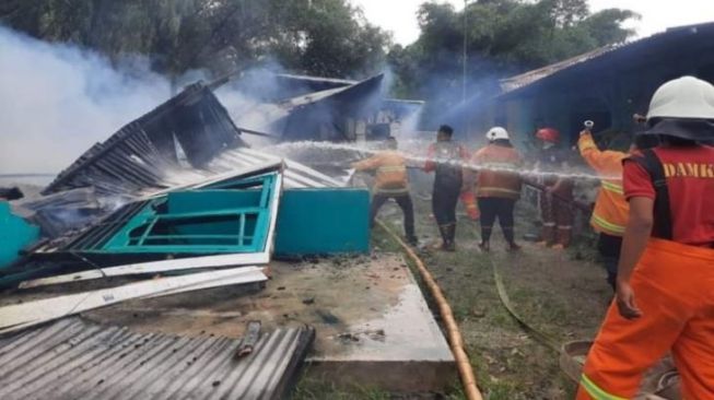 Si Jago Merah Mengamuk di Tebing Tinggi, Satu Rumah Ludes Terbakar