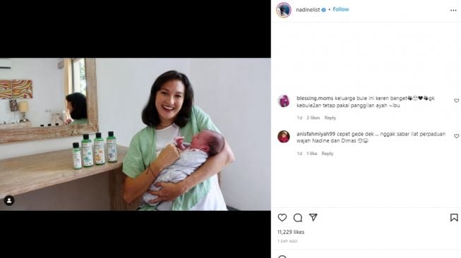 Nadine Chandrawinata dan baby Djiwa (instagram.com)