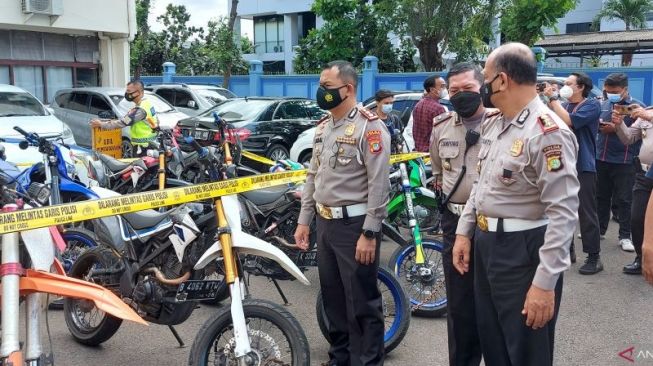 21 Supermoto Terobos Jalan Tol Diamankan, Pengendara: Kami Minta Maaf