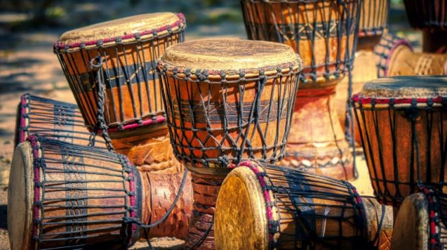 Berikut ini yang merupakan fungsi dari alat musik daerah bagi masyarakat indonesia adalah