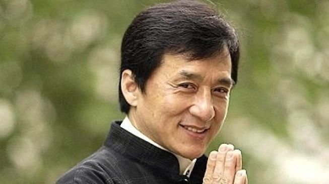 Aktor Jackie Chan Usul Bangun Bioskop di Desa Lewat Dana Sosial