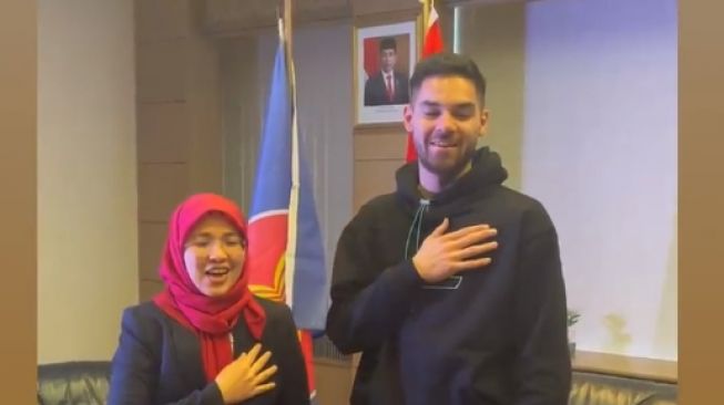 Berkunjung ke KBRI di Belgia dan Nyanyikan Indonesia Raya, Sandy Walsh: Terima Kasih Banyak!