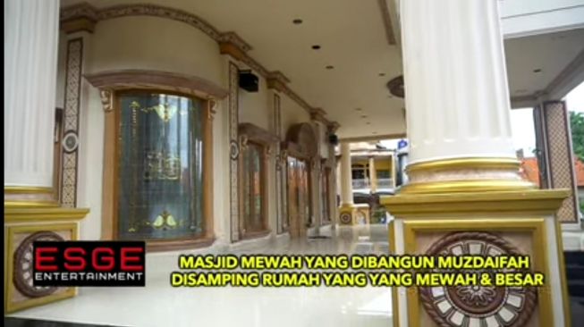 Potret Masjid yang Dibangun Muzdalifah. (YouTube/Esge Entertainment)