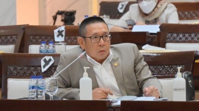 Legislator Pertanyakan OJK Larang Perdagangan Kripto