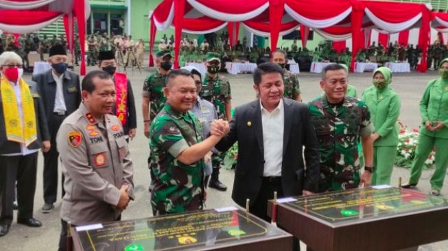 Hadir di Palembang, Kasad Dudung Abdurachman Resmikan Dua Bangunan Militer Hibah dari Pemda