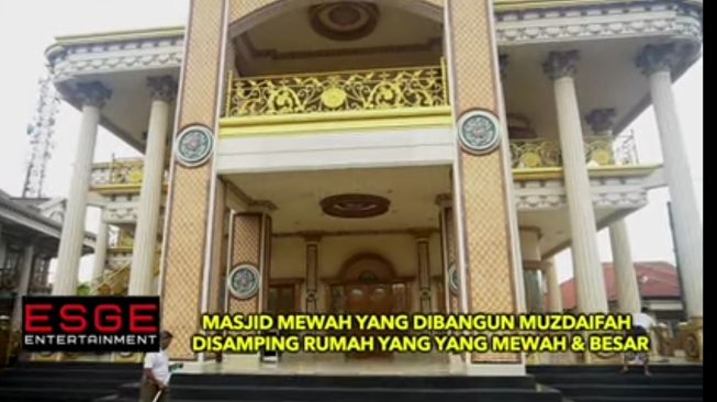 Potret Masjid yang Dibangun Muzdalifah. (YouTube/Esge Entertainment)