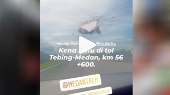 Viral Kaca Mobil Pecah Kena Batu di Tol Medan-Tebing Tinggi