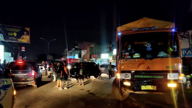 Pajero Sport dan Expander Ringsek Usai Dihantam Truk Fuso di Padalarang, Begini Kondisi Penumpangnya