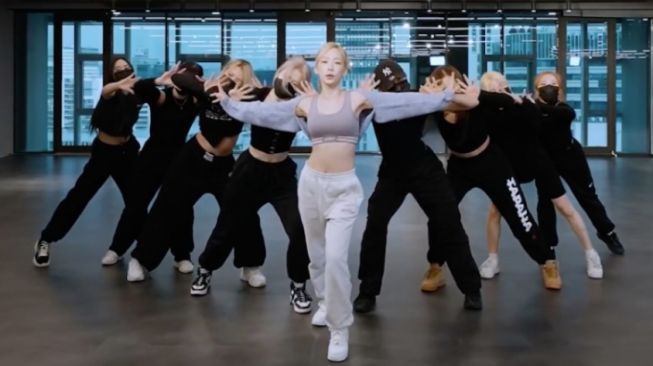 Unggah Video Dance Practice 'INVU', Taeyeon Bikin Fans Terkesima