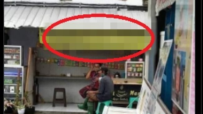 Pasang Tulisan Penangkaran Buaya, Penampakan Spanduk di Kantin Bapak-bapak Ini Bikin Salfok