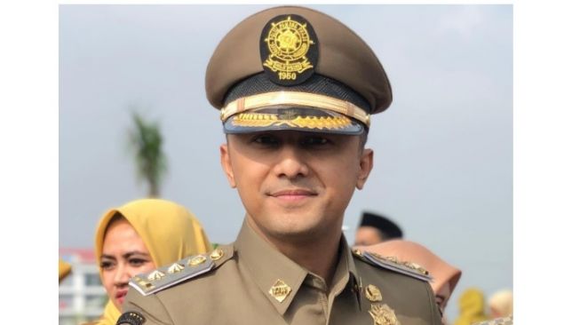 Kisah Hengky Kurniawan, Berawal dari Pemulung Kini Berhasil Jadi Pejabat