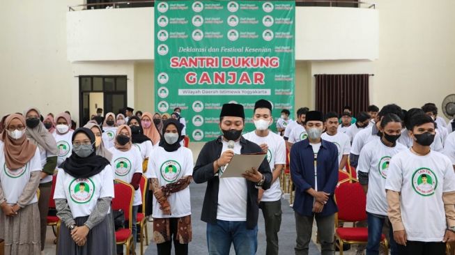 Ratusan Santri DIY Gelar Kesenian Sekaligus Deklarasi Ganjar Pranowo Capres 2024