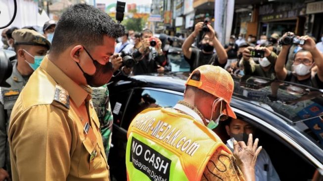 Polisi Bekuk Pengemudi Mobil Viral Pelaku Kekerasan Fisik Kepada Petugas e-Parking