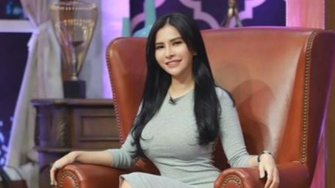 6 Foto Sudut Apartemen Maria Vania, Ranjang Kamarnya Nyaman Banget!