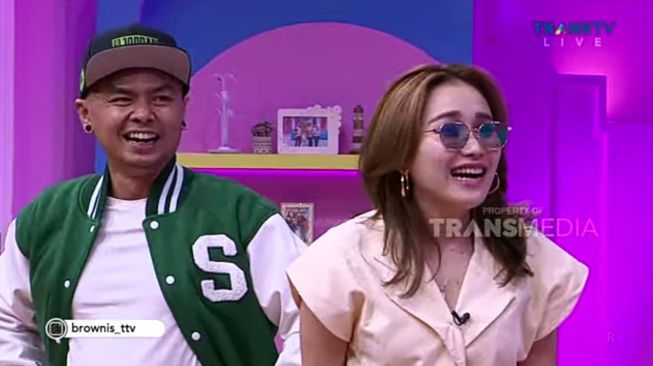 Ayu Ting Ting, & Wendy Cagur (YouTube/TRANS TV Official)